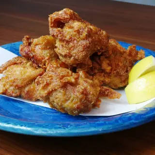 サクッとジューシー！若鶏の唐揚げ  外はカリッと、中は肉汁溢…