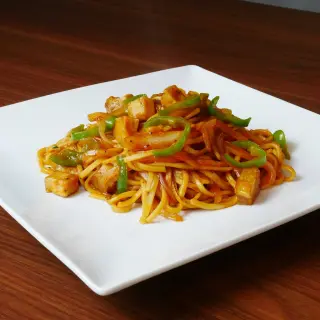 〆は中華屋さんのナポリタン  「え、中華なのにナポリタン？？…